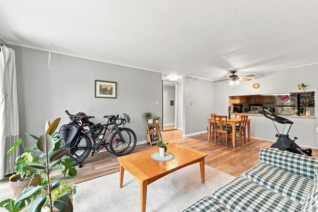 Building Photo - 5115 Blodgett Ave