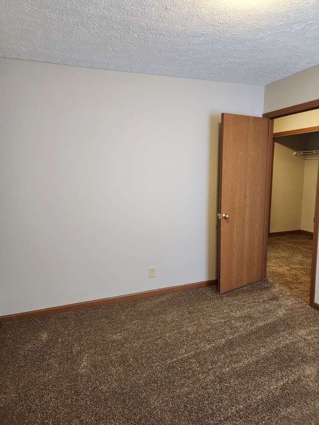 Building Photo - Newly Renovated! 3 Bedroom, 2 Bath, 2 Car ...