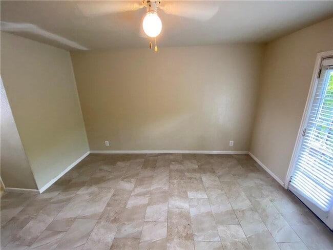 Building Photo - 2402 Rio Grande St