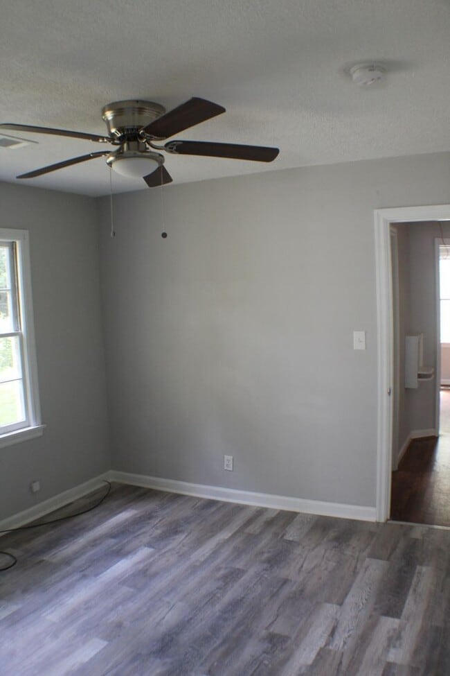 Building Photo - Your Cottage Awaits!