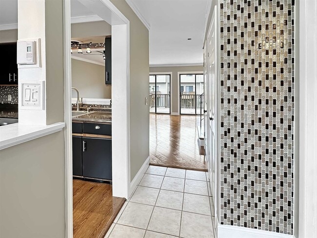 Building Photo - 5305 Chelsea Cove N
