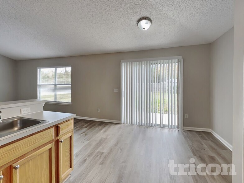 Building Photo - 3464 Brahma Bull Cir N