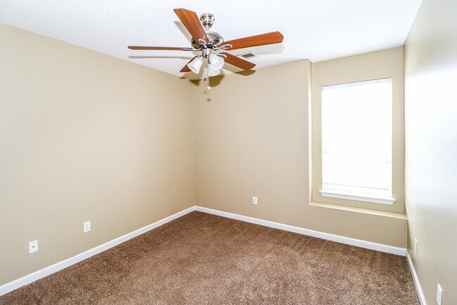 Building Photo - 10097 Cross Ridge Rd