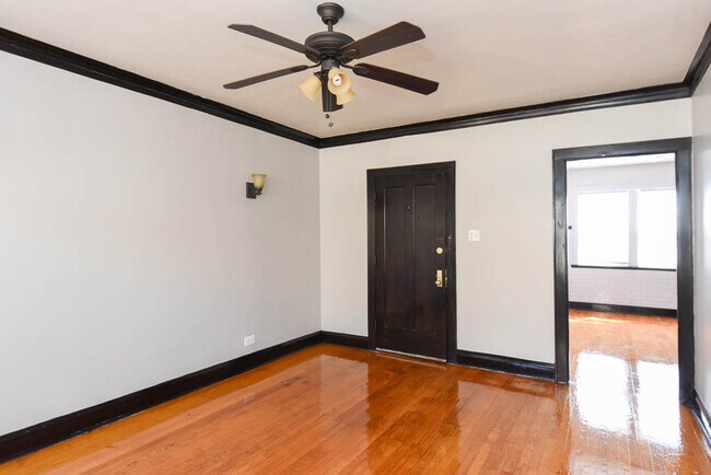 Building Photo - 2977 N Elston Ave