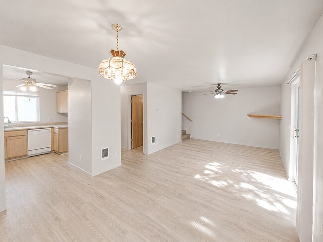 Building Photo - 2950 NE Nikki Ct