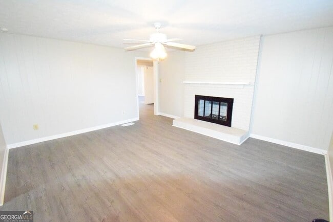 Building Photo - 2625 Sharpsburg McCollum Rd