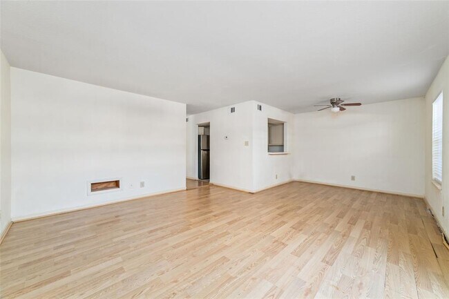 Building Photo - 6201 Ranchester Dr