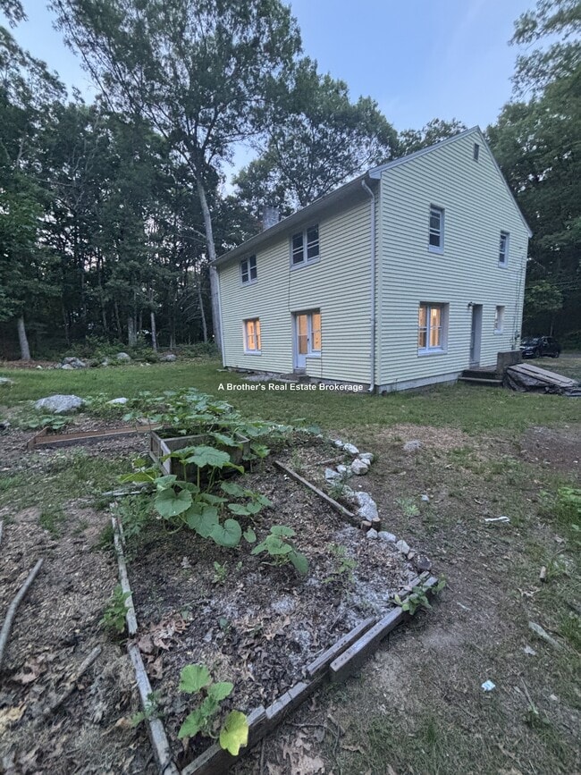 Building Photo - 50 Oakdale Ave