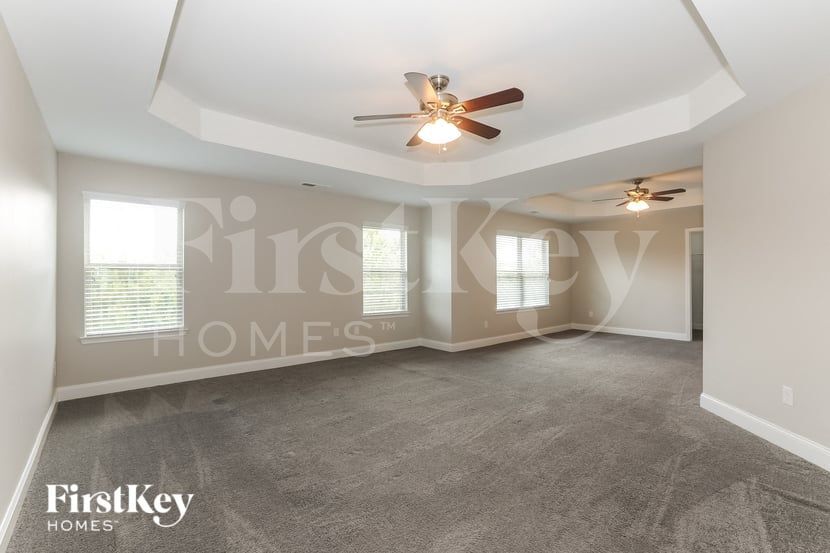 Building Photo - 2115 Farmdale Ct NE