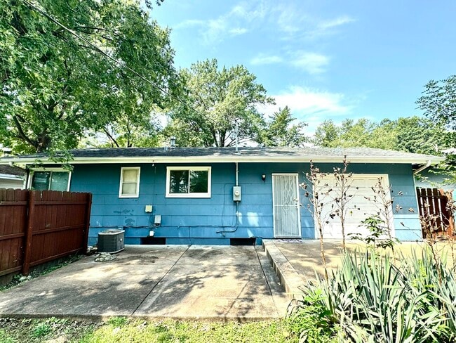 Building Photo - 3564 Norman Ave