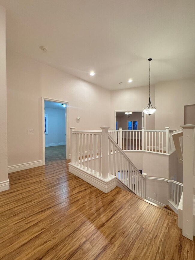 Building Photo - LUXURY LIVING • GOLF COURSE VIEW • GUARD-GATED COMMUNITY