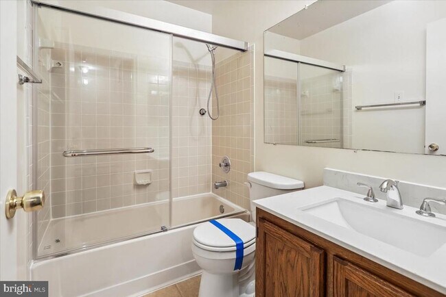 Building Photo - 5834 Waterdale Ct