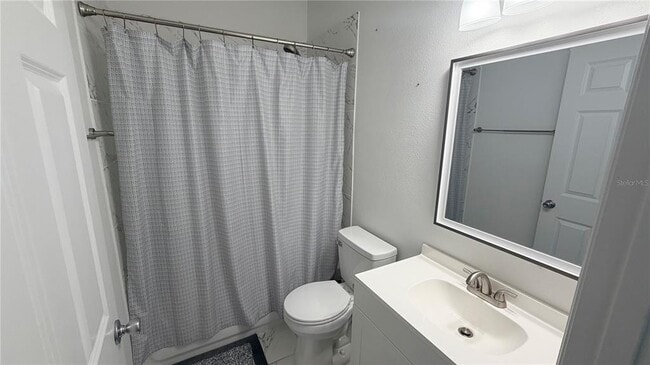 Building Photo - 456 Knollwood Dr