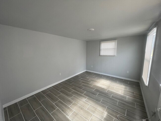 Building Photo - 1106 50th Ave Dr W