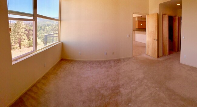 Master suite, mountain views - 21 Canyon View