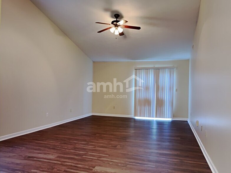 Building Photo - 5914 Lakeside Manor Ave