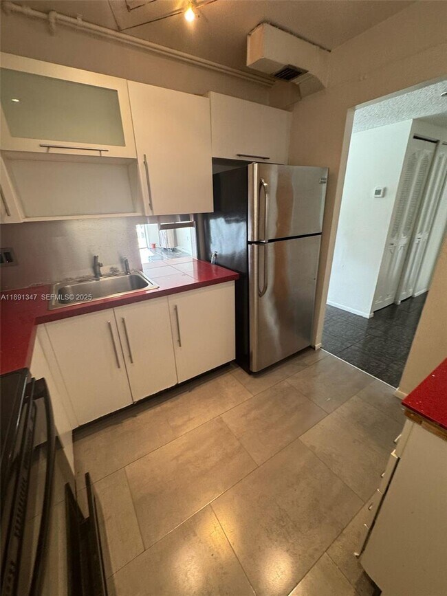 Building Photo - 15600 NW 7th Ave