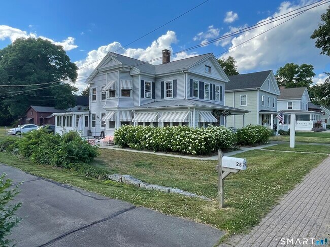 Building Photo - 1023 Boston Post Rd
