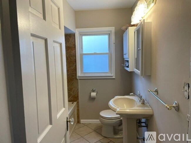 Building Photo - 3 Bedroom 2 Bathroom House In North Colleg...
