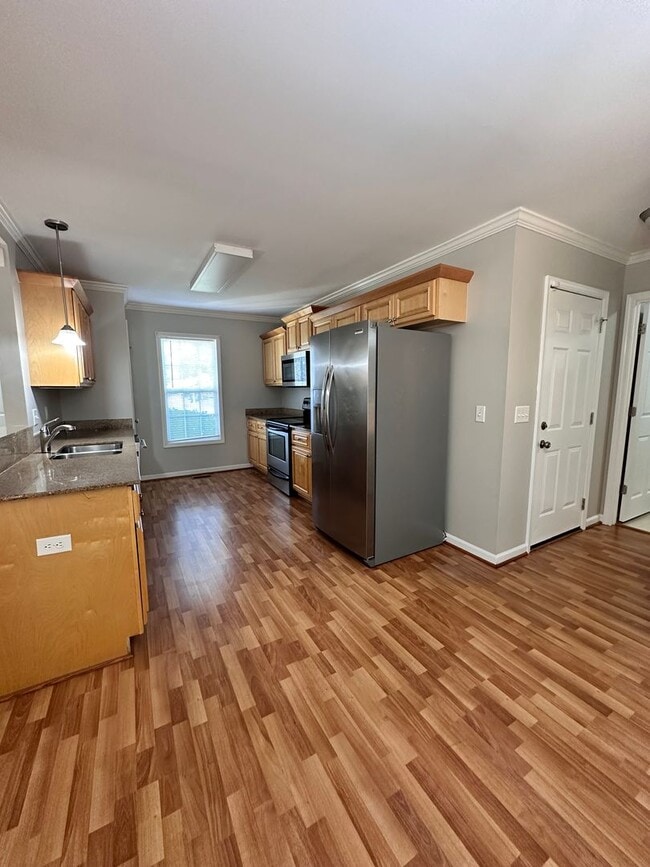 Building Photo - Exclusively Offered By Muse Realty Rentals...