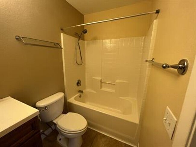 Building Photo - Great Single Story in Silverado Ranch Area