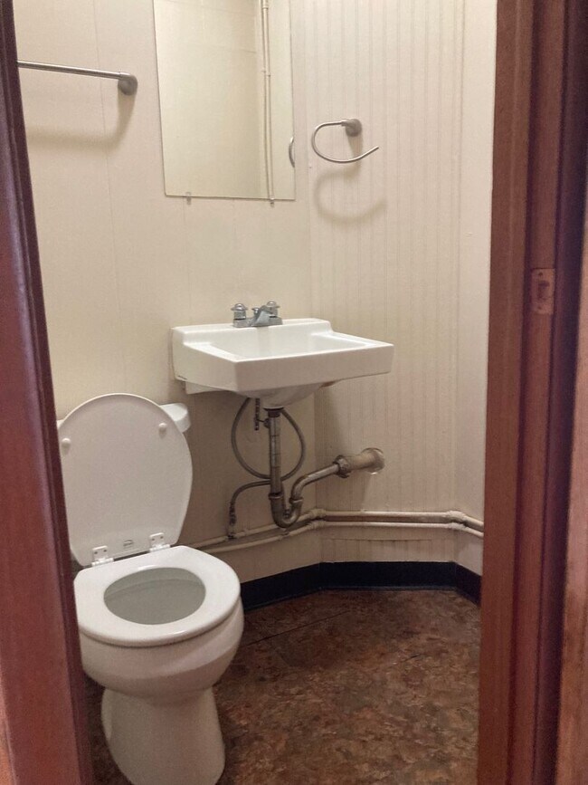 Building Photo - 2718-2720 S. Stewart