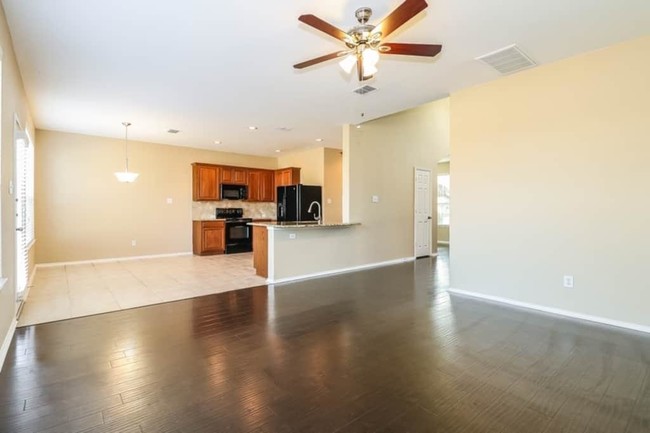 Building Photo - 1204 Geddes Ct