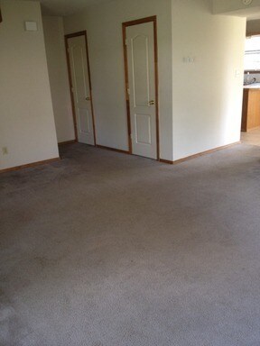 Building Photo - 517-517B Oak Ln