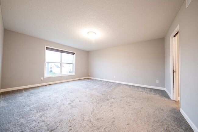 Building Photo - 4849 Stable View Dr