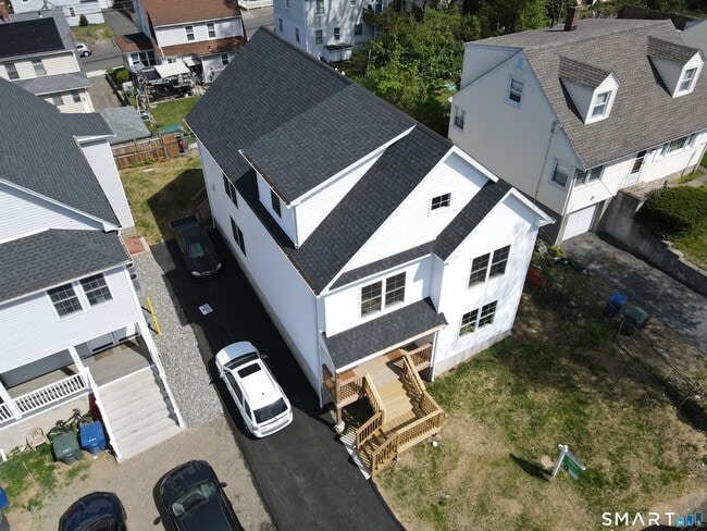 Building Photo - 330 Pleasantview Ave
