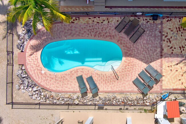 Building Photo - 12400 Overseas Hwy