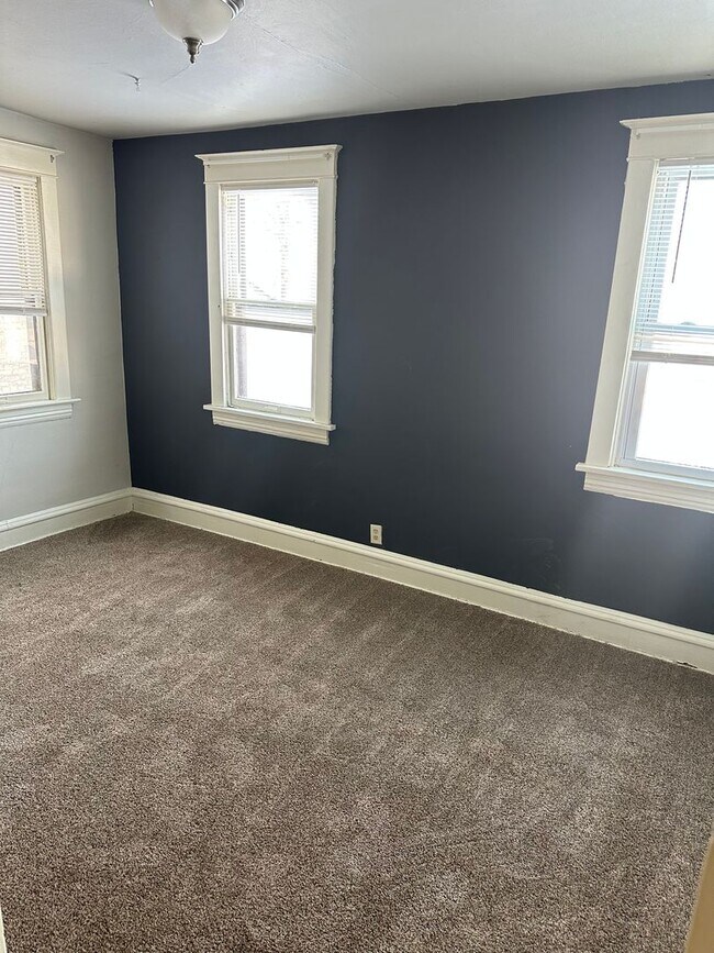 Building Photo - 111 8th St S