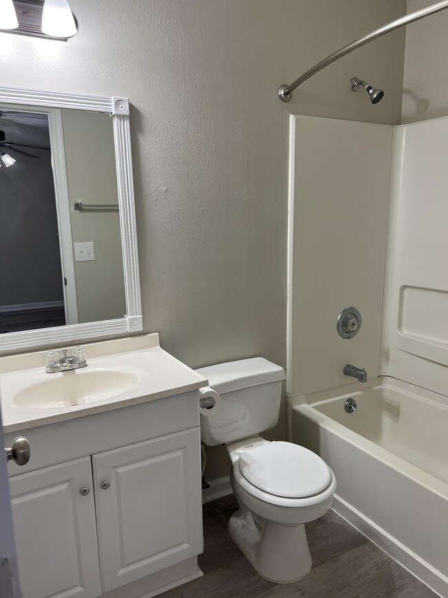 Building Photo - 274 Hunters Branch Dr