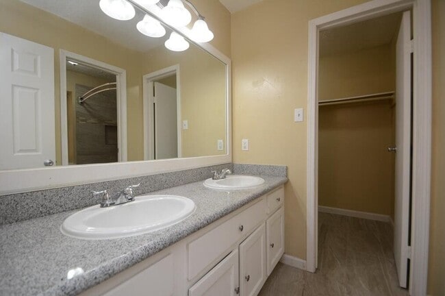 Building Photo - 15 S Tallowberry Dr