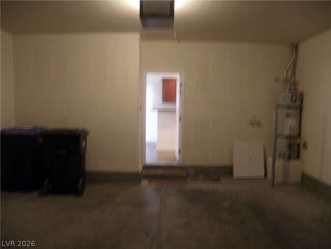 Building Photo - 6211 Blushing Willow St