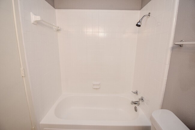 Building Photo - 23515 Briarcreek Blvd
