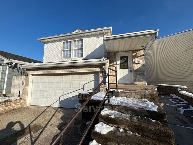 Primary Photo - 1907 Finley St