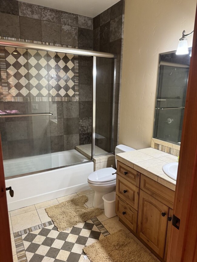 Building Photo - Luxury 5-Bedroom, 6-Bathroom Mountain Retreat – Hot Tub, Fireplaces, & More!