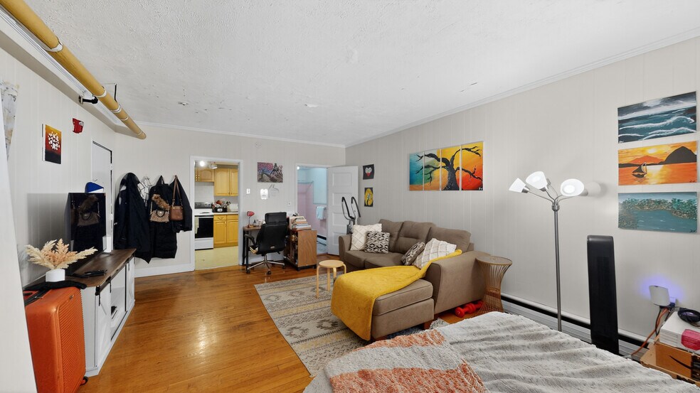 Building Photo - 1071 Beacon St