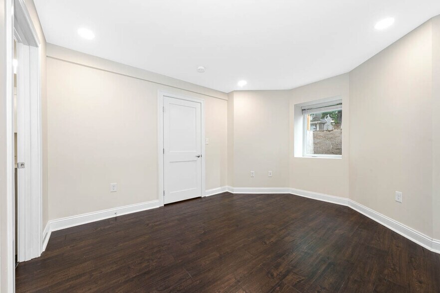 Building Photo - 77 Winchester St