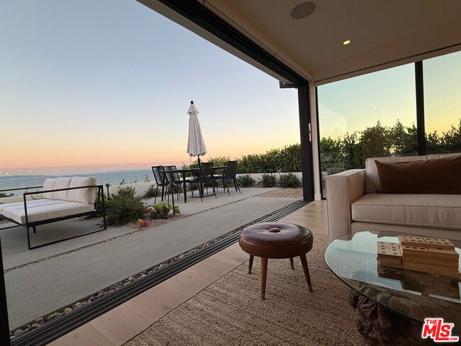 Building Photo - 3602 Shoreheights Dr