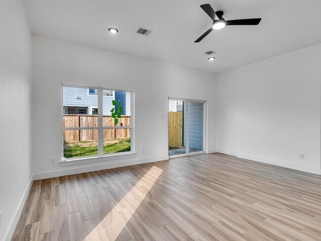 Building Photo - 4421 Reed Rd