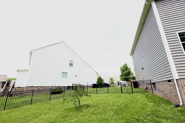 Building Photo - 5918 Brailen Dr