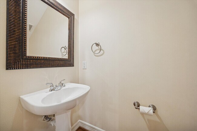 Building Photo - 3313 New Garden View Ln