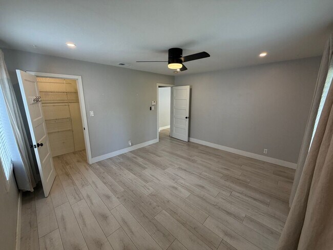 Building Photo - 3 Bedroom | 1.5 Bathroom | Single-Family Home