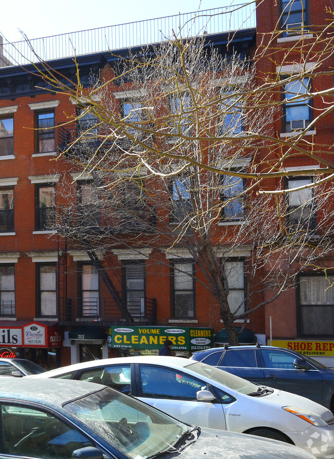 Primary Photo - 212 East 87 Street