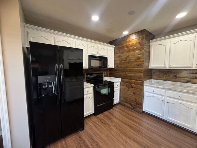 Building Photo - Beautiful Single Family Home in Clarksville