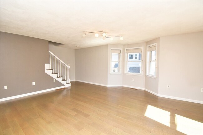 Building Photo - 191 Adams St