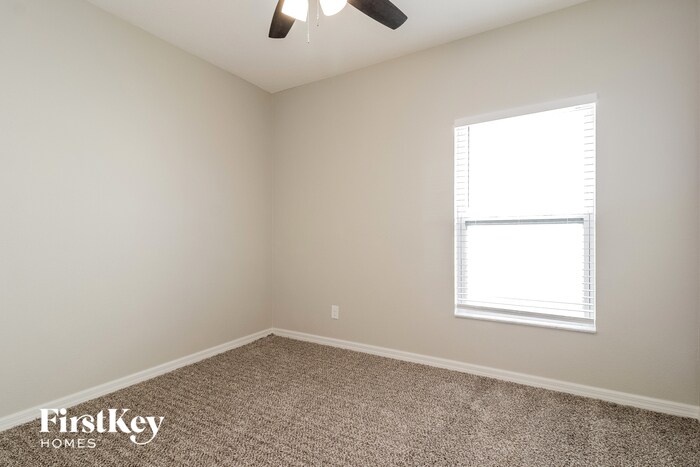 Building Photo - 4796 Rockvale Dr