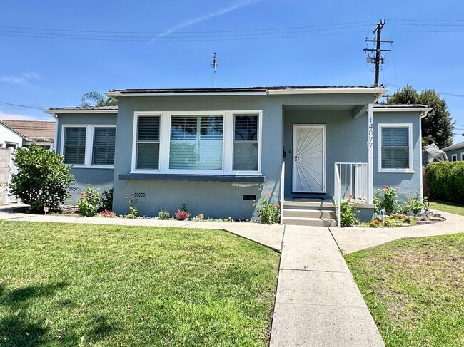 Primary Photo - 14877 Dalman St